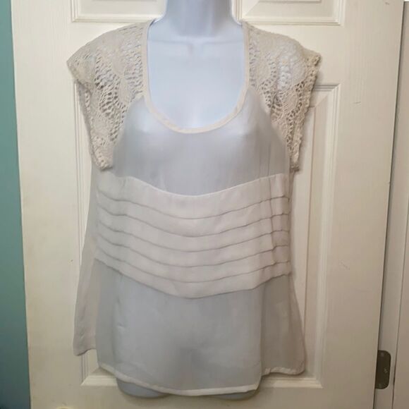 Ruby Rose Blouse    - Picture 1 of 3